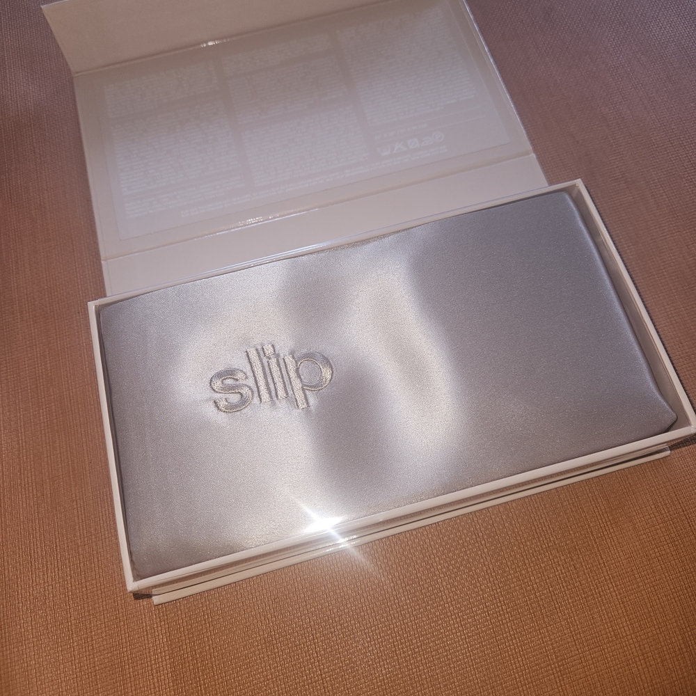 LUXURIOUS 100%  SILK PILLOWCASE